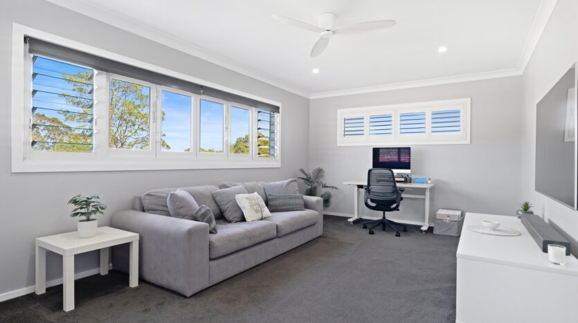Terri Mackay Realty -  115 Woronora Road