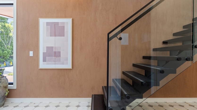 Terri Mackay Realty -  1 Gooriwa Place