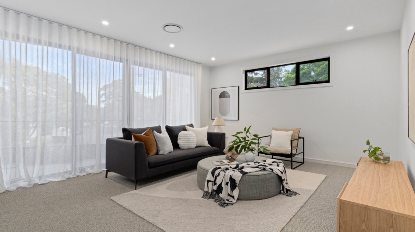 Terri Mackay Realty -  1 Gooriwa Place