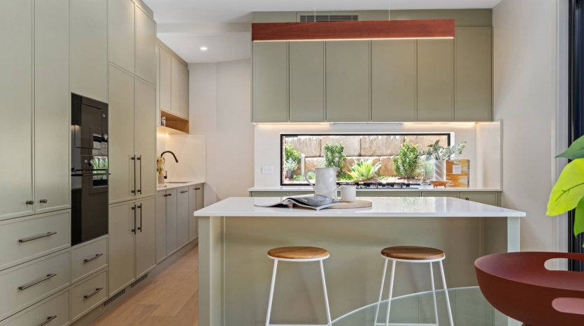 Terri Mackay Realty -  1 Gooriwa Place