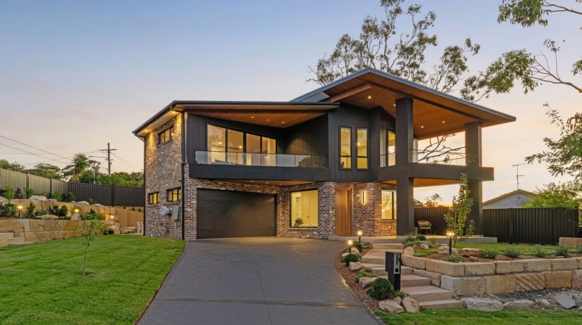 Terri Mackay Realty -  1 Gooriwa Place