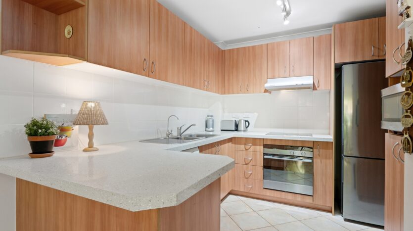 Terri Mackay Realty - 9 39-41 Railway Parade