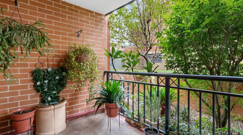 Terri Mackay Realty - 9 39-41 Railway Parade