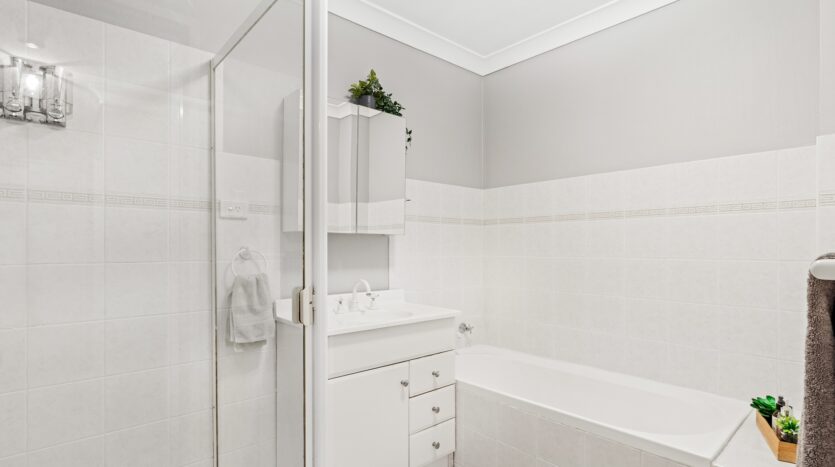Terri Mackay Realty - 13 51-57 Railway Parade