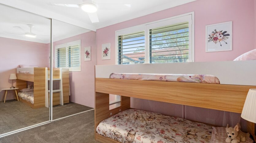 Terri Mackay Realty - 13 51-57 Railway Parade