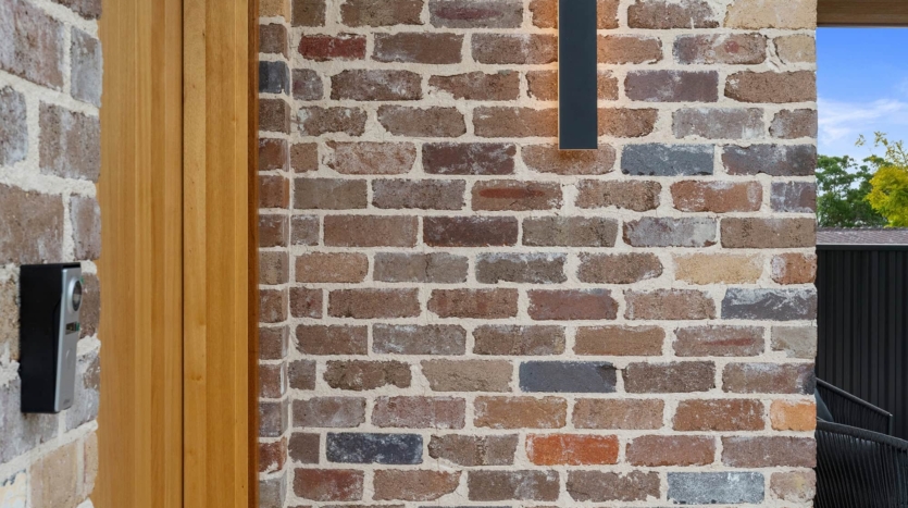 Terri Mackay Realty -  1 Gooriwa Place