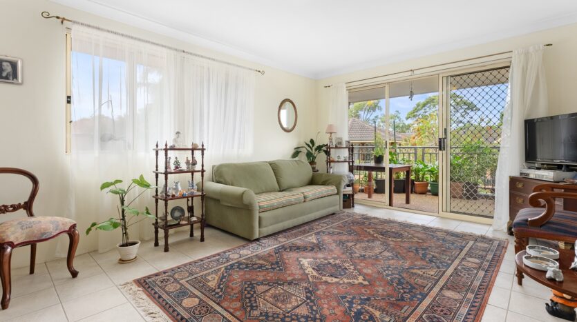Terri Mackay Realty - 17 1098-1102 Old Princes Highway