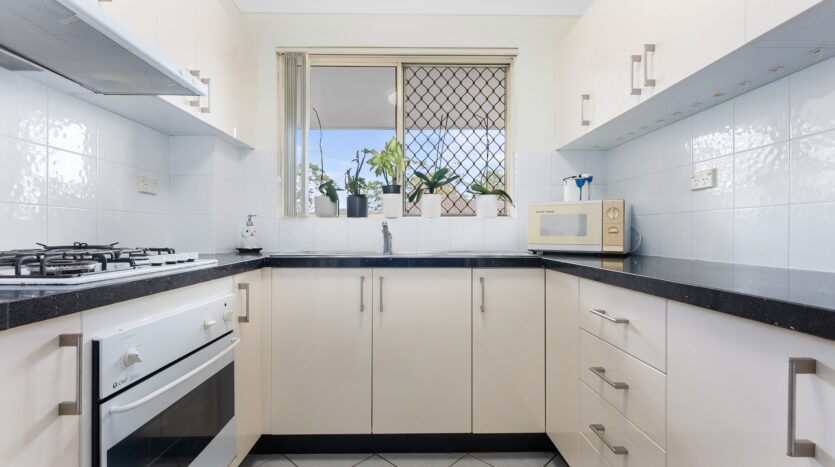 Terri Mackay Realty - 17 1098-1102 Old Princes Highway