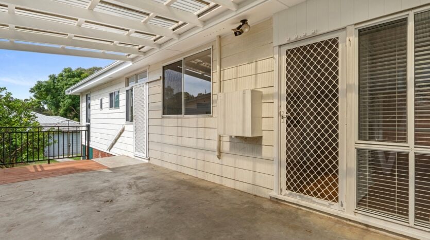 Terri Mackay Realty - 15 Glenview Place
