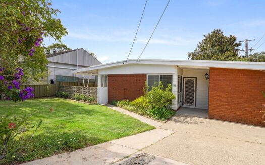 Terri Mackay Realty - 15 Glenview Place