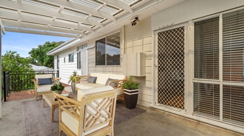 Terri Mackay Realty - 15 Glenview Place