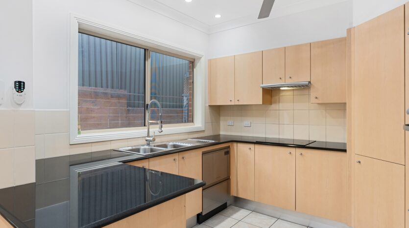 Terri Mackay Realty - 9 24-26 Anzac Avenue