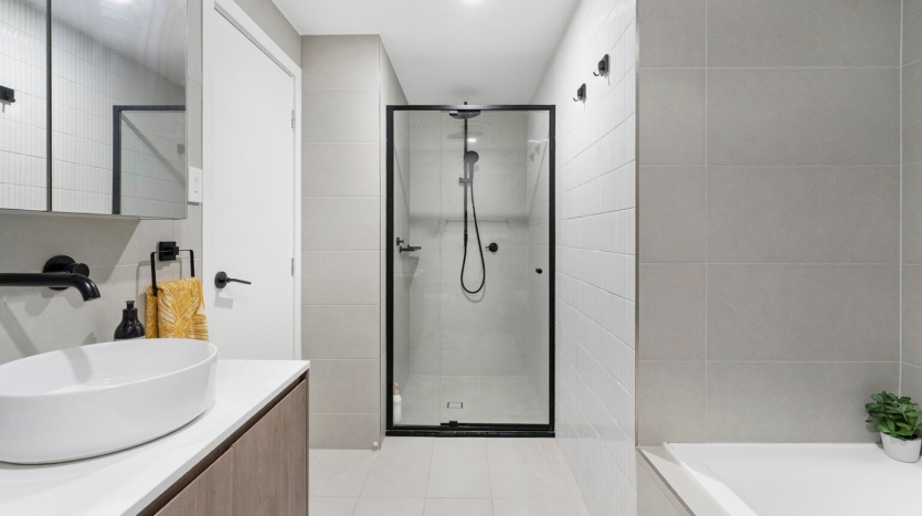 Terri Mackay Realty - 6 1 Rosebery Street