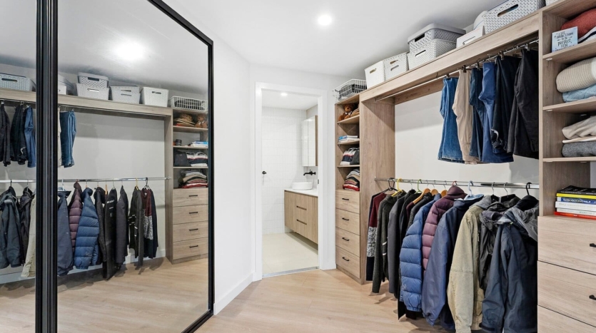 Terri Mackay Realty - 6 1 Rosebery Street