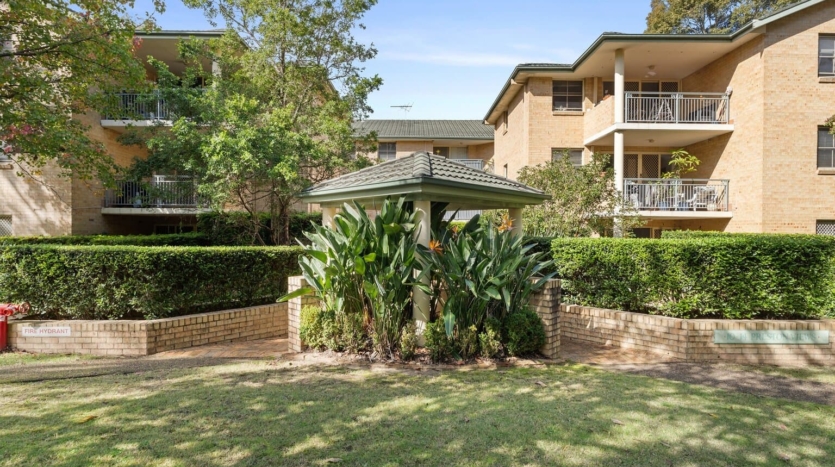 Terri Mackay Realty - 20 10-14 Preston Avenue