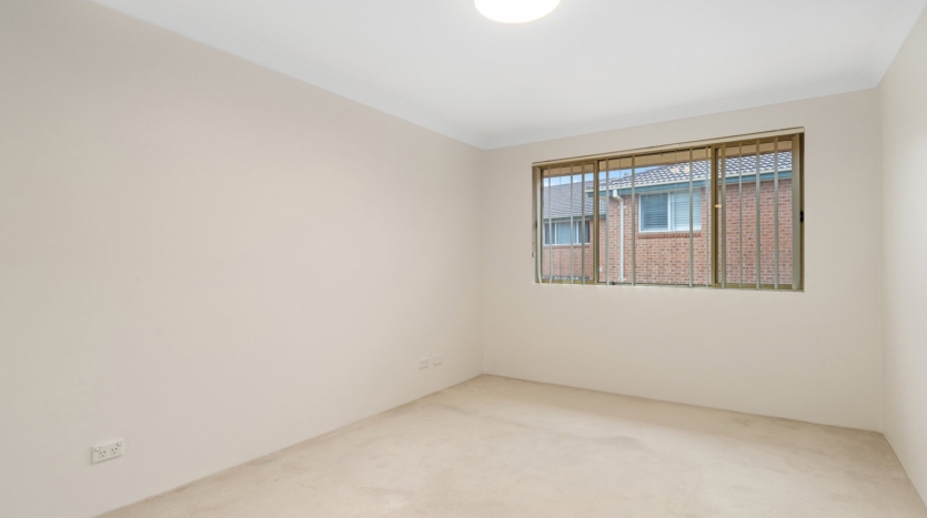 Terri Mackay Realty - 1098-1102 Old Princes Highway