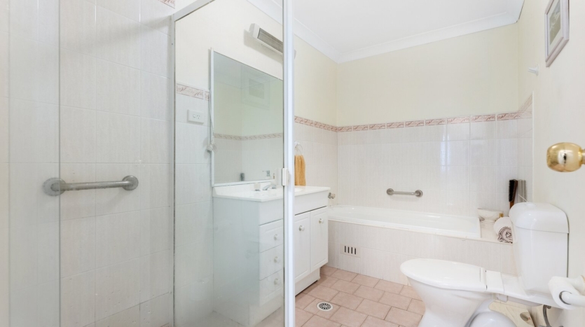 Terri Mackay Realty - 1098-1102 Old Princes Highway