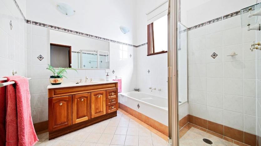 Terri Mackay Realty - 14 Bulba Road