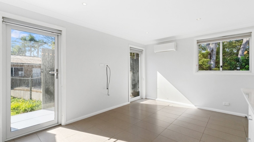 Terri Mackay Realty - 40a Andromeda Crescent