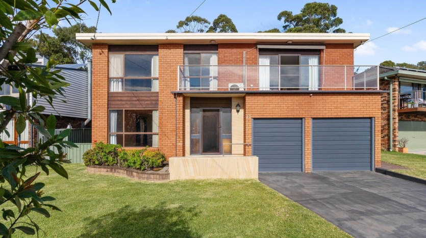 Terri Mackay Realty -  22 Geneva Place