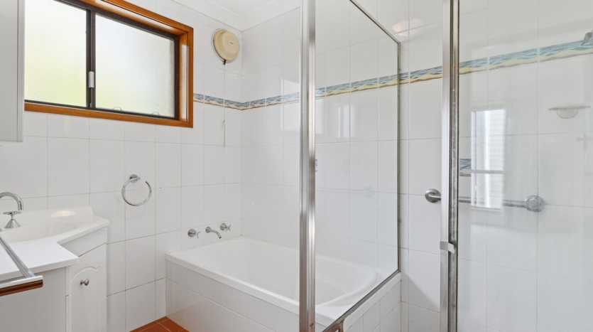 Terri Mackay Realty -  22 Geneva Place