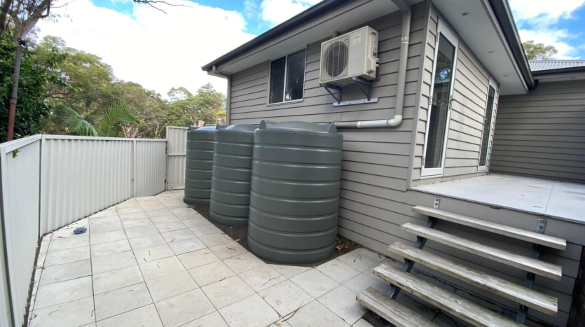 Terri Mackay Realty - 40a Andromeda Crescent