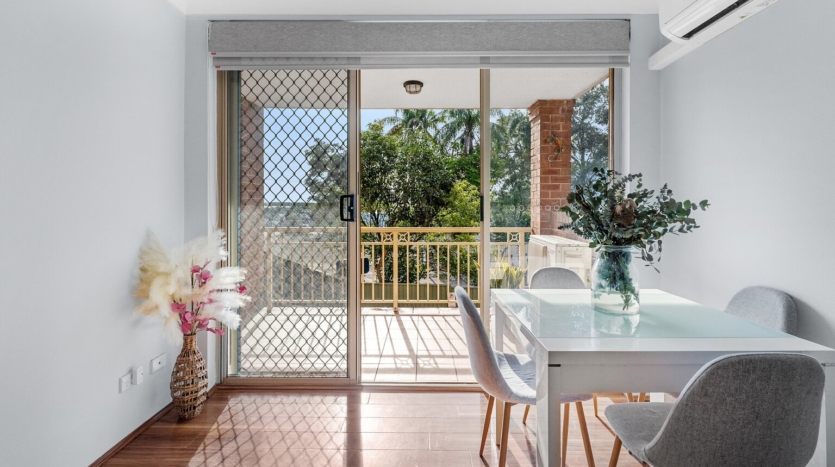 Terri Mackay Realty - 7 7-9 Railway Parade