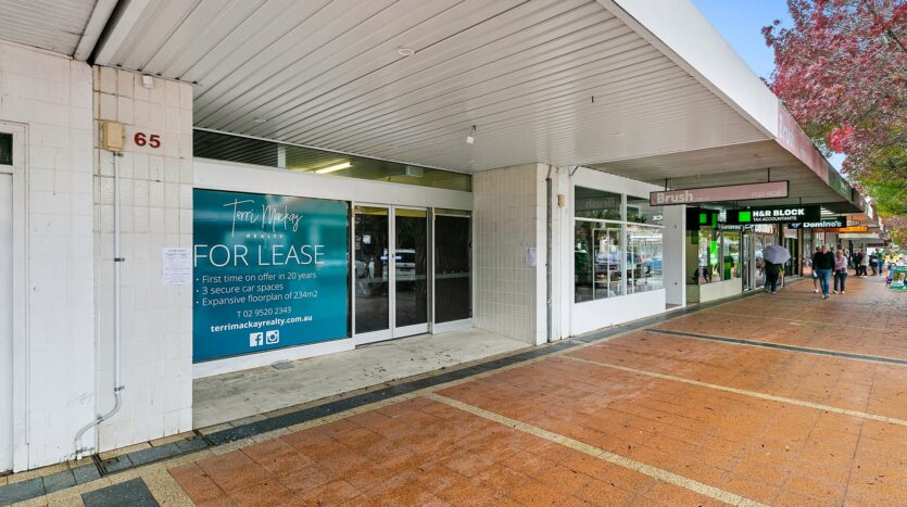 Terri Mackay Realty - 65 Station Street