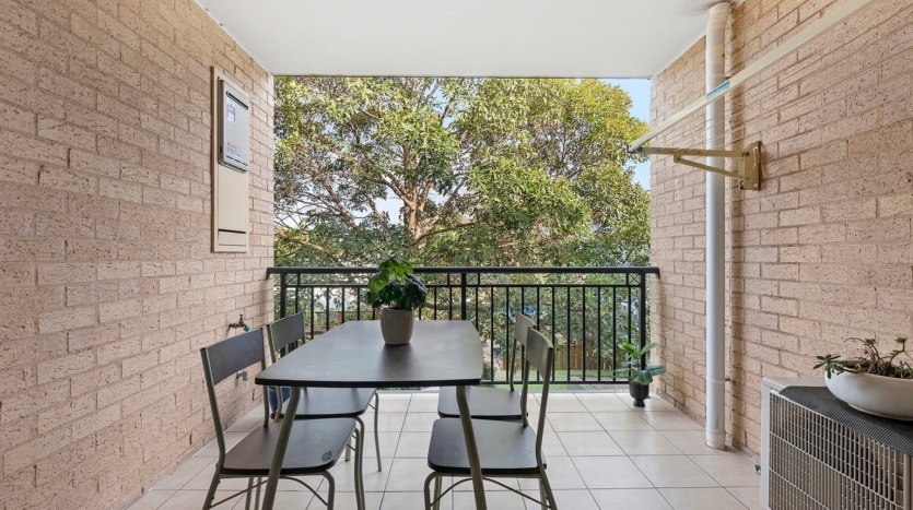 Terri Mackay Realty - 20 998-1006 Old Princes Highway