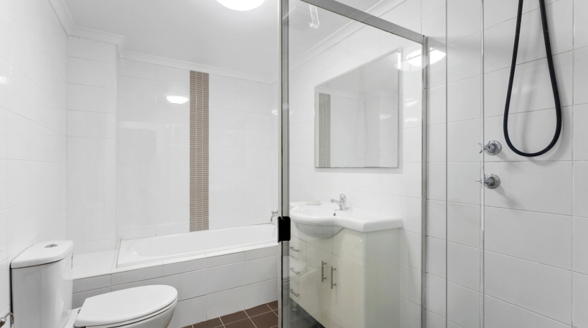 Terri Mackay Realty - 20 998-1006 Old Princes Highway