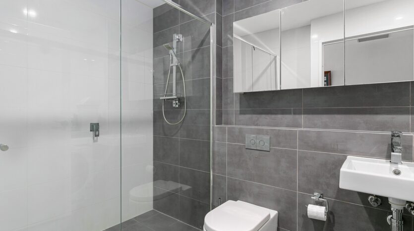 Terri Mackay Realty - 103 11 Veno Street