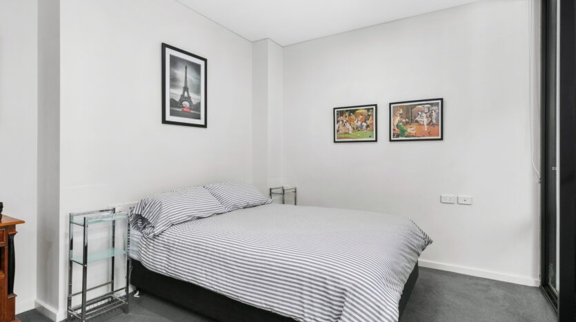 Terri Mackay Realty - 103 11 Veno Street