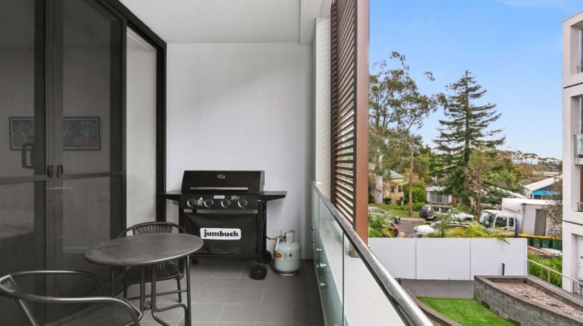 Terri Mackay Realty - 103 11 Veno Street