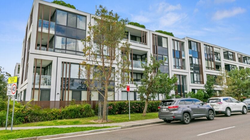 Terri Mackay Realty - 103 11 Veno Street