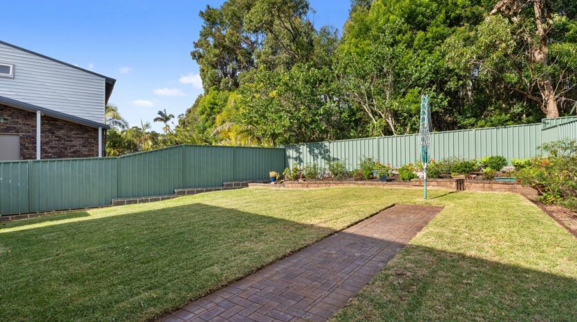 Terri Mackay Realty - 22 Geneva Place