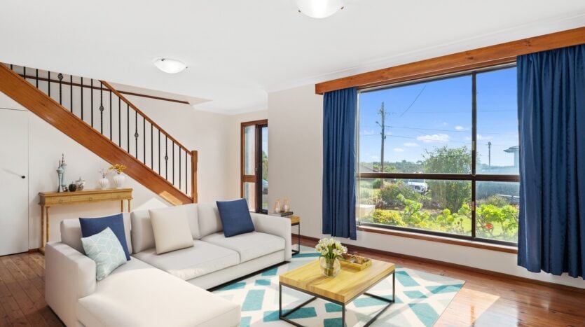 Terri Mackay Realty - 22 Geneva Place