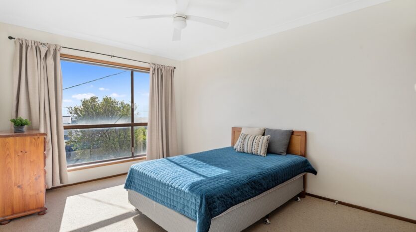 Terri Mackay Realty - 22 Geneva Place