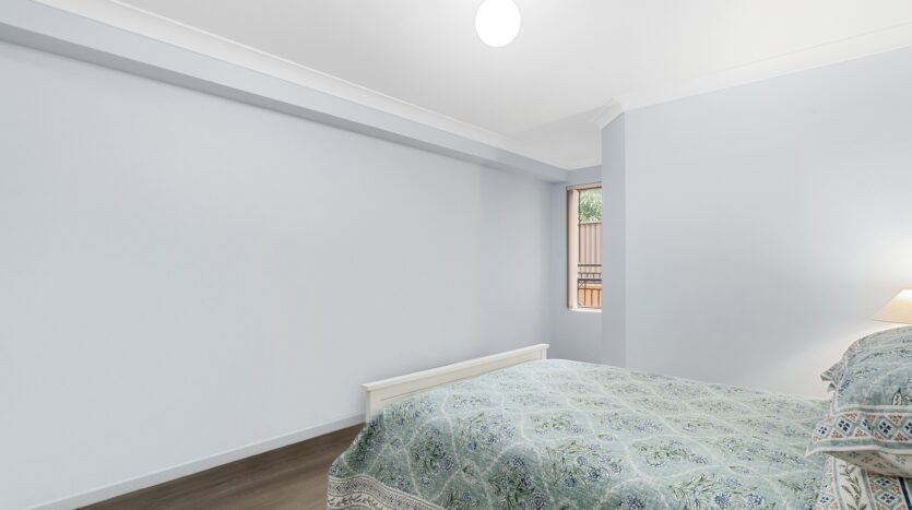 Terri Mackay Realty - 9 39-41 Railway Parade