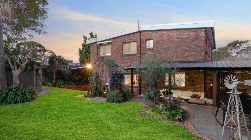 Terri Mackay Realty -  71 Dover Place