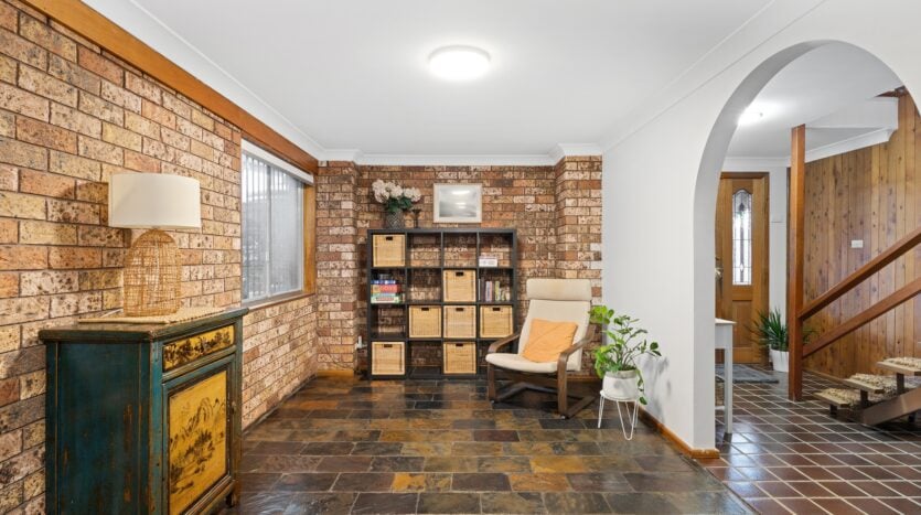 Terri Mackay Realty -  71 Dover Place