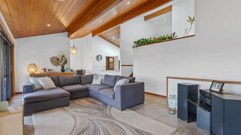 Terri Mackay Realty -  1 Burdekin Place