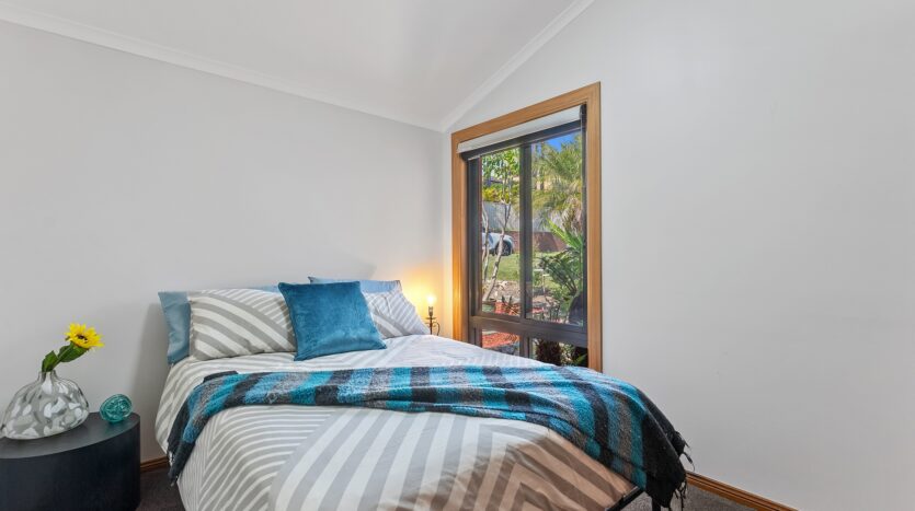 Terri Mackay Realty -  1 Burdekin Place