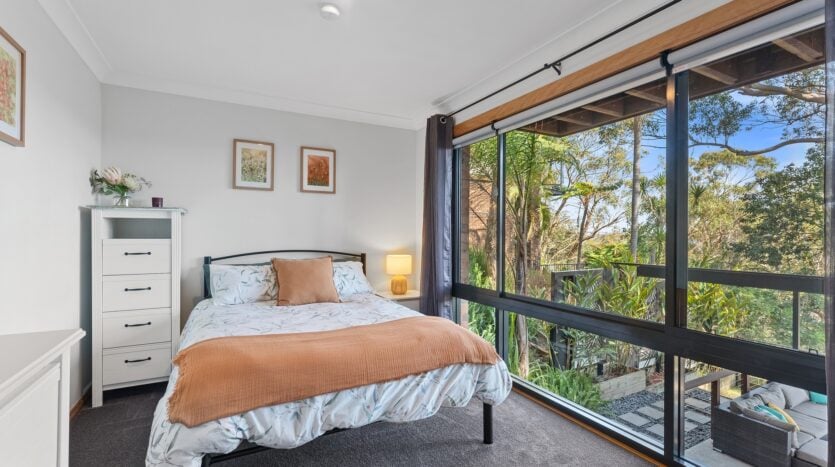 Terri Mackay Realty -  1 Burdekin Place