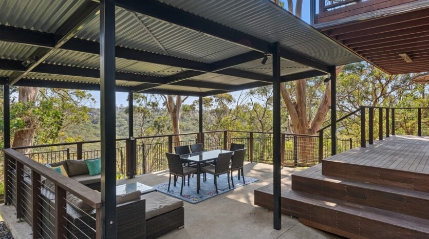 Terri Mackay Realty -  1 Burdekin Place