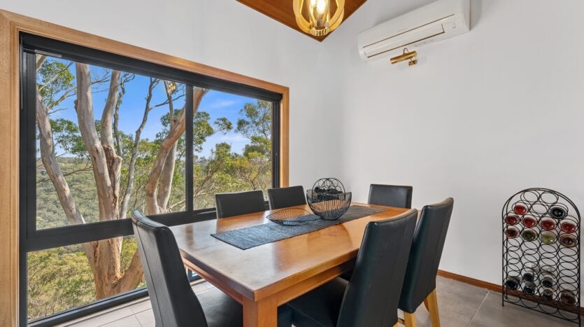 Terri Mackay Realty -  1 Burdekin Place