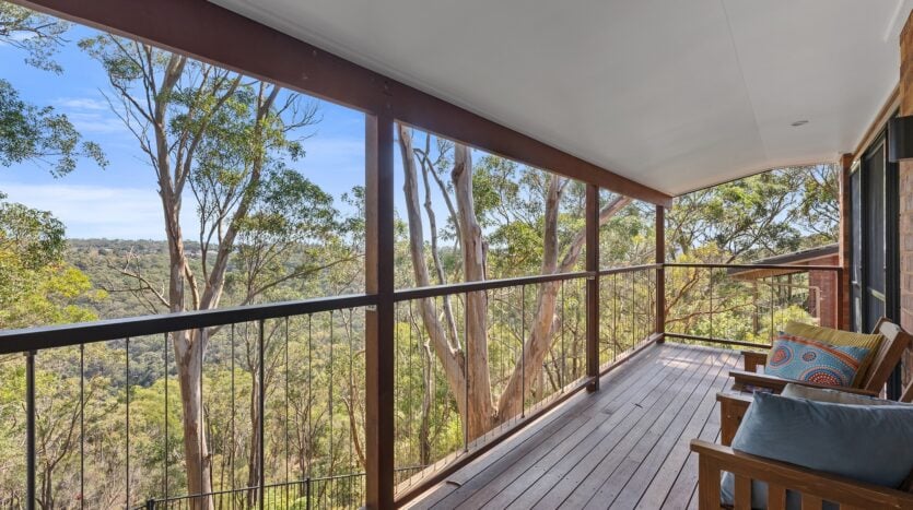 Terri Mackay Realty -  1 Burdekin Place