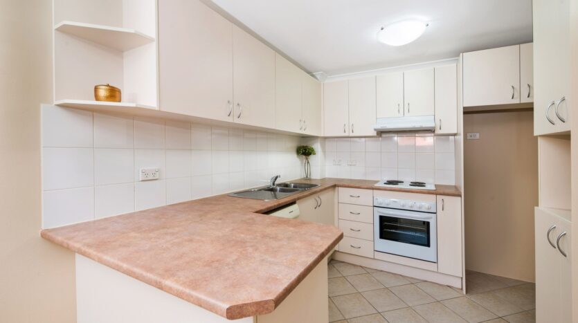 Terri Mackay Realty - 18/39-41 Railway Parade