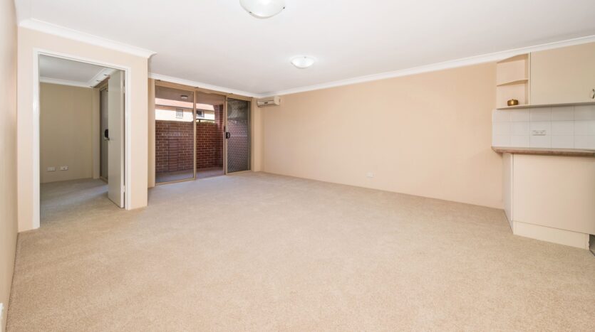 Terri Mackay Realty - 18/39-41 Railway Parade