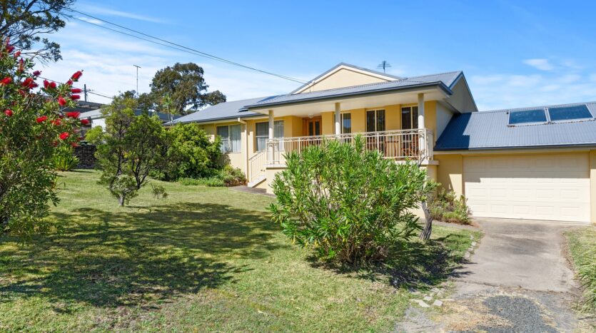 Terri Mackay Realty -  14 Whitton Street