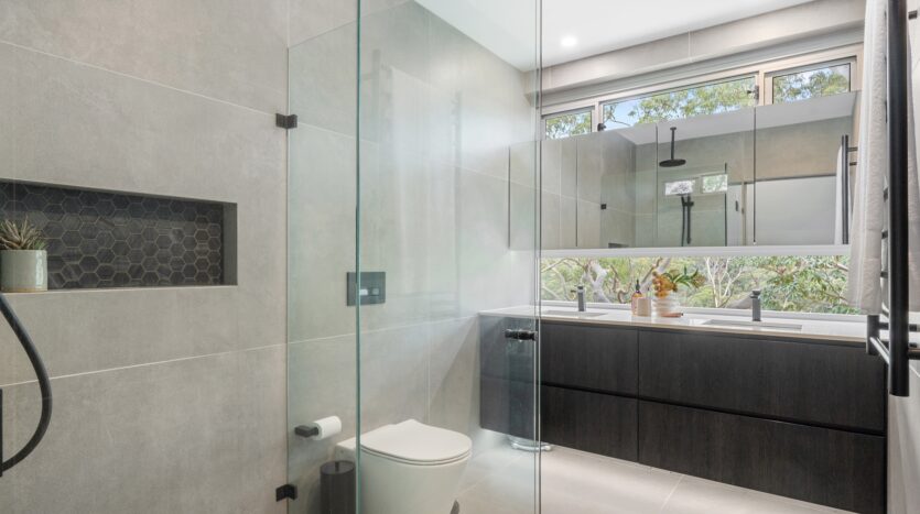 Terri Mackay Realty -  55 Sladden Road